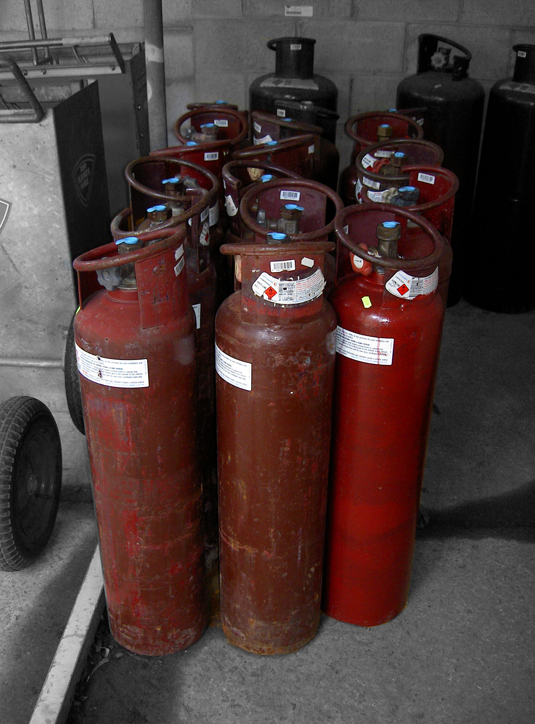 Acetylene, Dissolved - Size: E/23ltr (Gas Extra)
